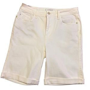 NEW JUDY BLUE White Double Cuffed Bermuda Shorts woman’s size medium